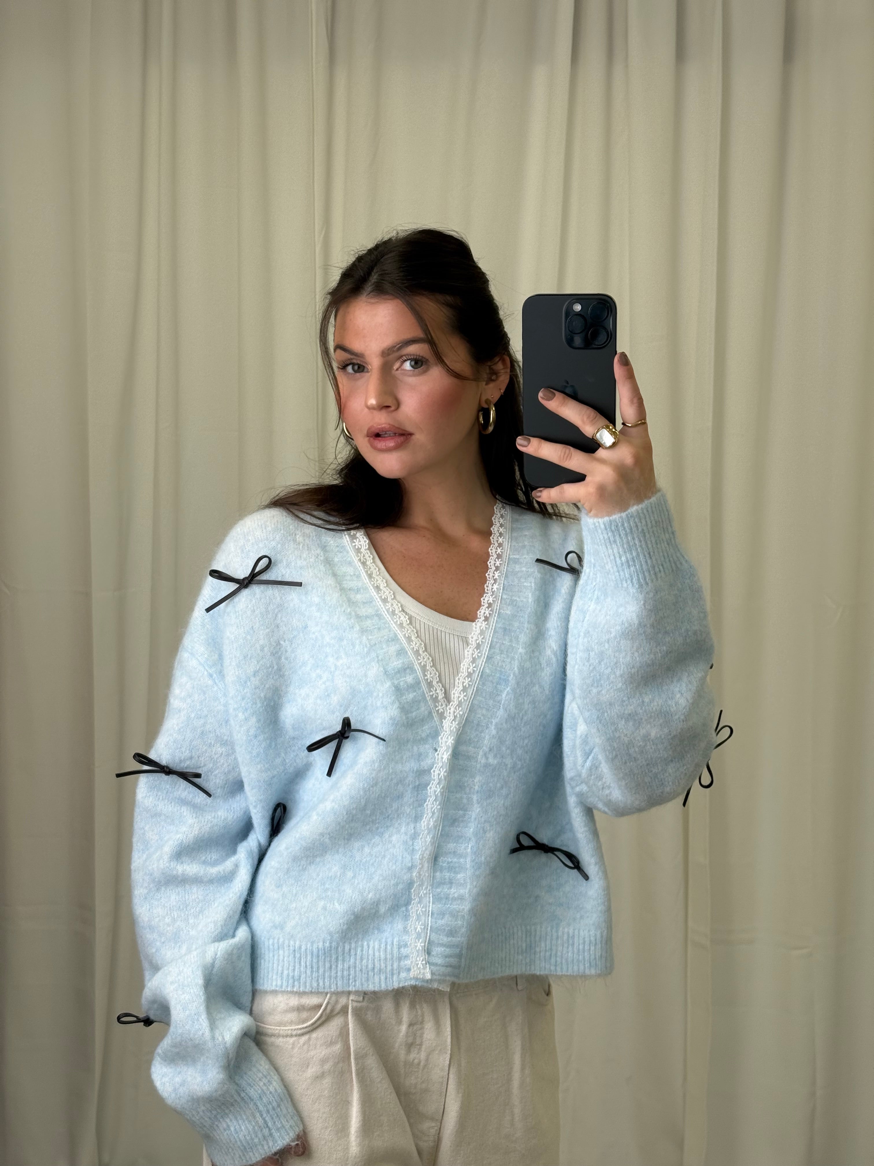 weicher Cardigan mit Leder schleifen Anja - versch. Farben