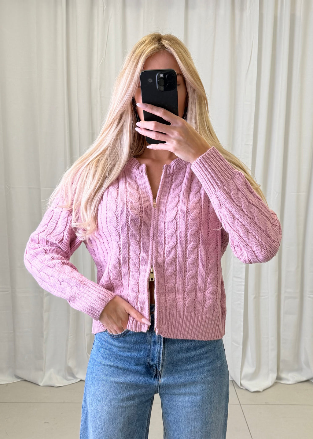 Strickjacke Aylin mit Zopfmuster