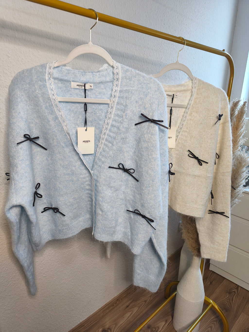 weicher Cardigan mit Leder schleifen Anja - versch. Farben